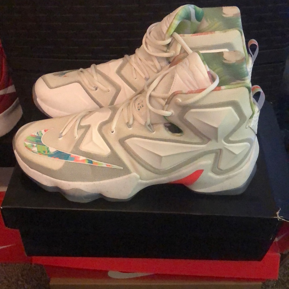Lebron 13 Easter